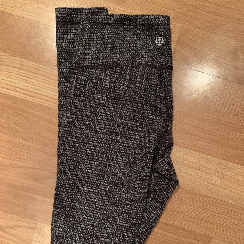 Lululemon leggings size 4